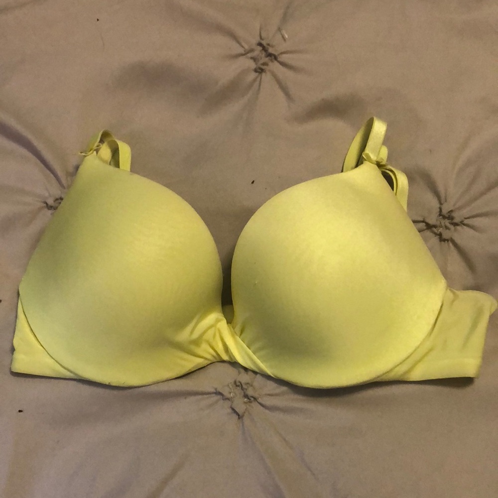 Victoria’s Secret plunge bra